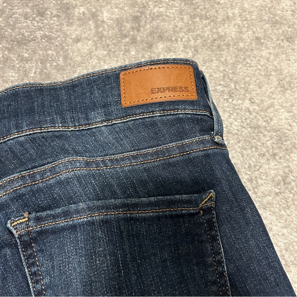 Express Mid Rise Crop Jean Leggings 👖 - Picture 12 of 13